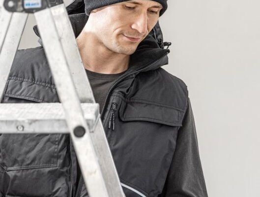 Жилет утепленный с капюшоном черный HOEGERT BORGER, HT5K920 от магазина Рабочий класс